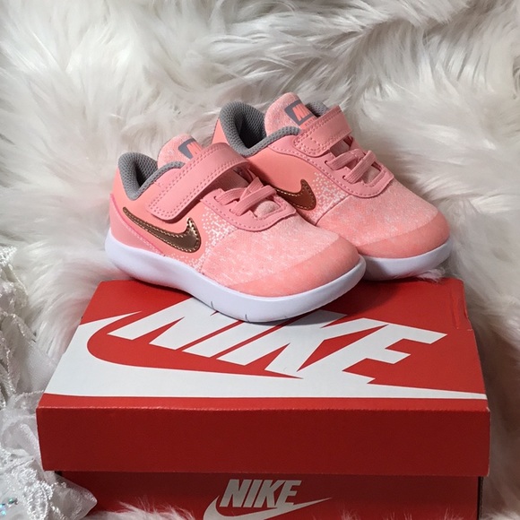 girls nike velcro shoes